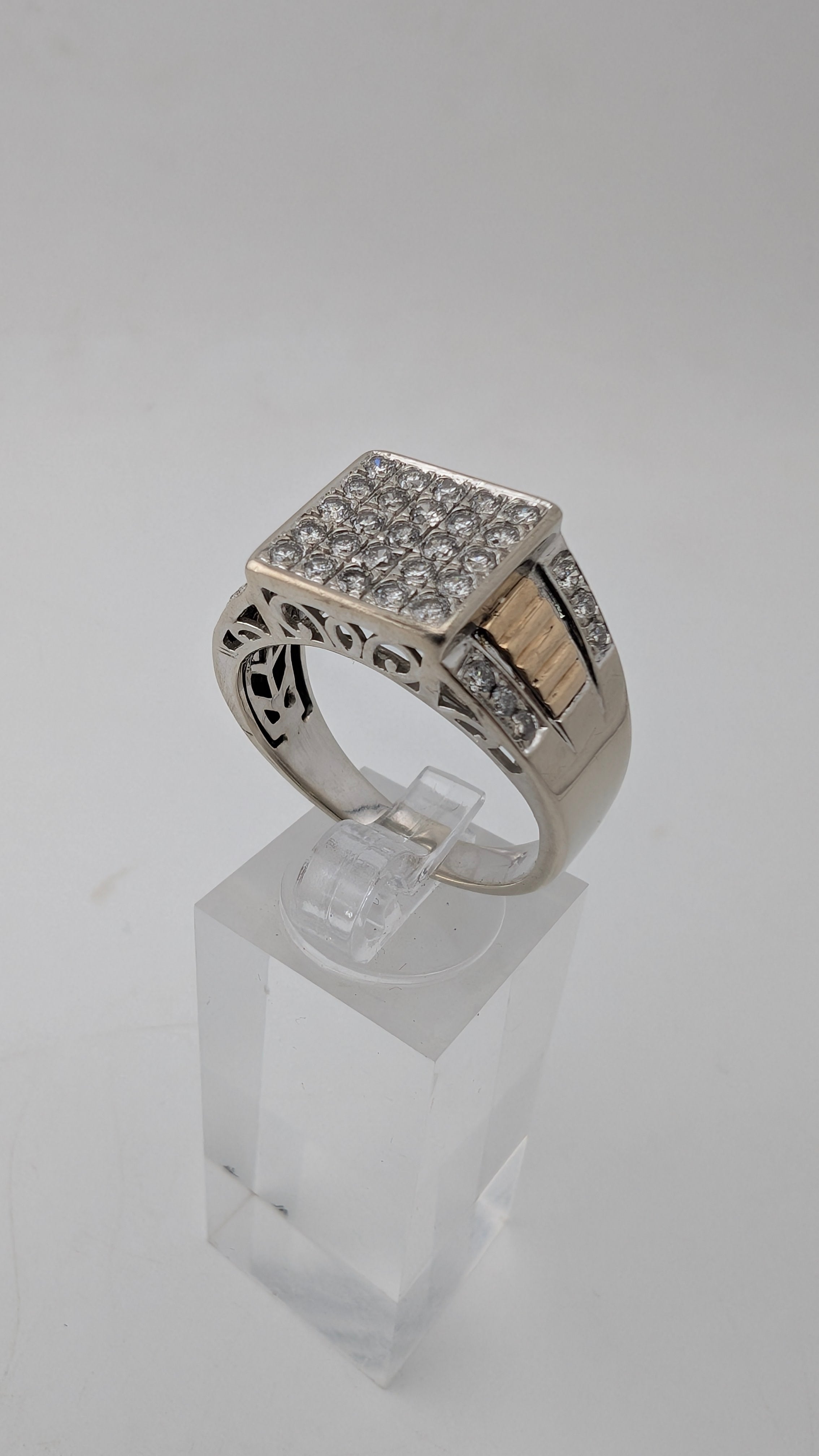 Heavy 10K White Gold Men's Genuine Diamond Ring Size 11½ – 8.23g