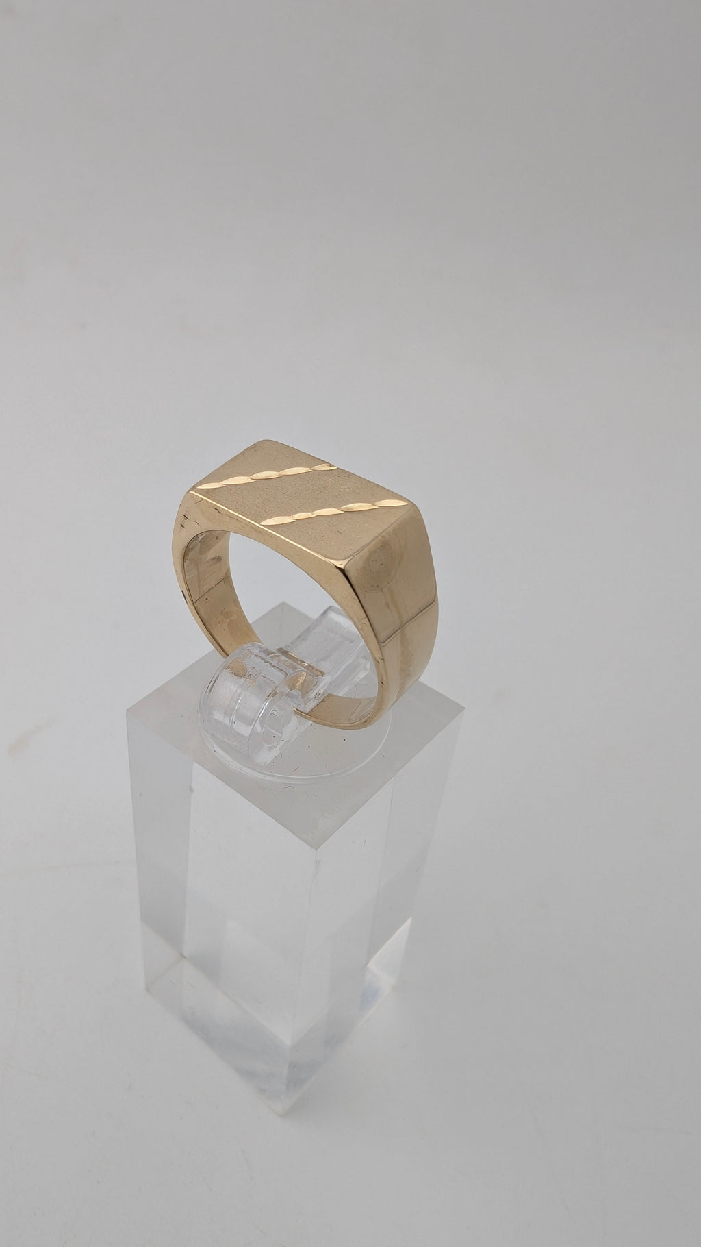 Heavy 10K Yellow Gold Men's Signet Ring Size 7 – 4.79g