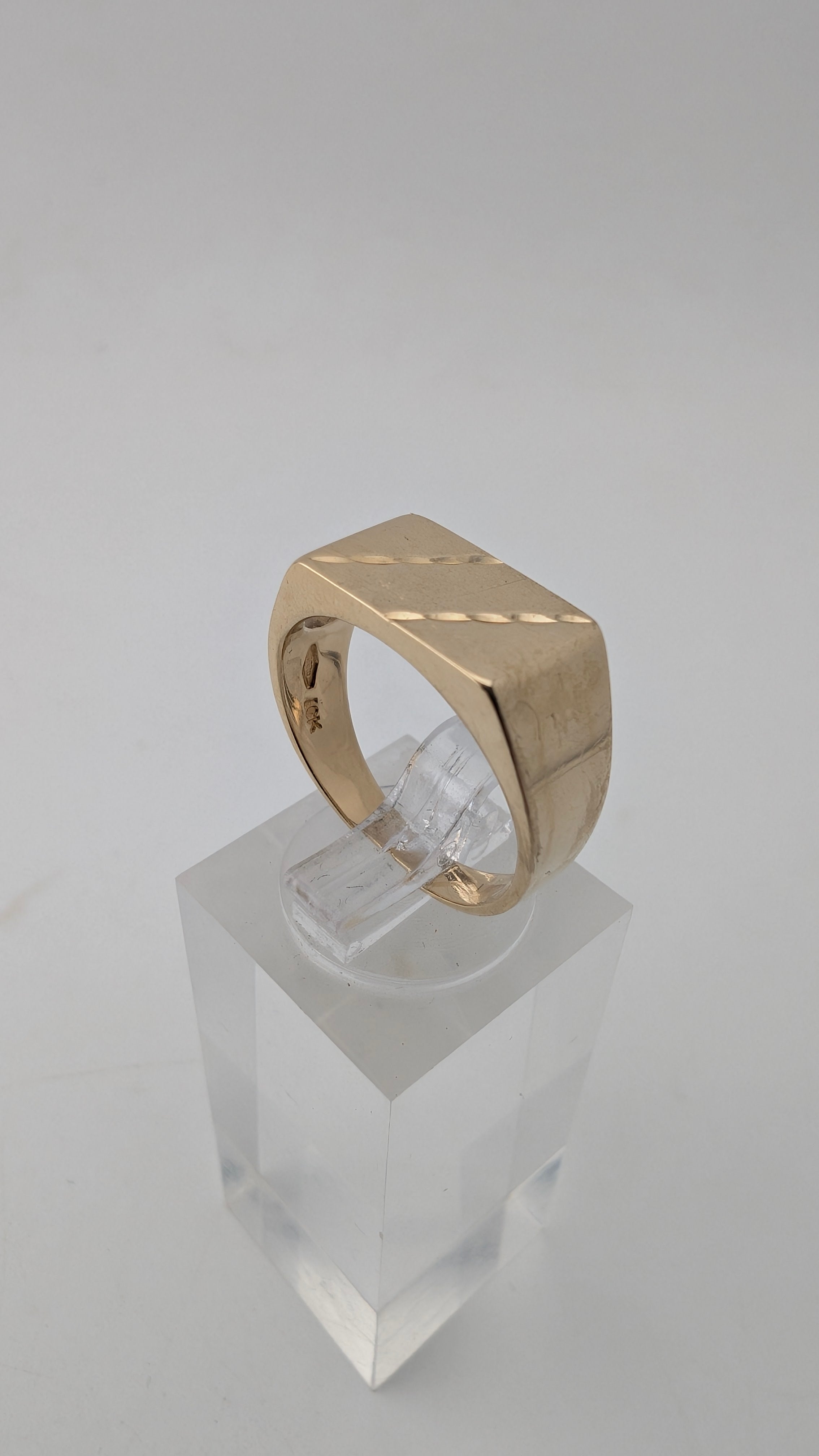 Heavy 10K Yellow Gold Men's Signet Ring Size 7 – 4.79g