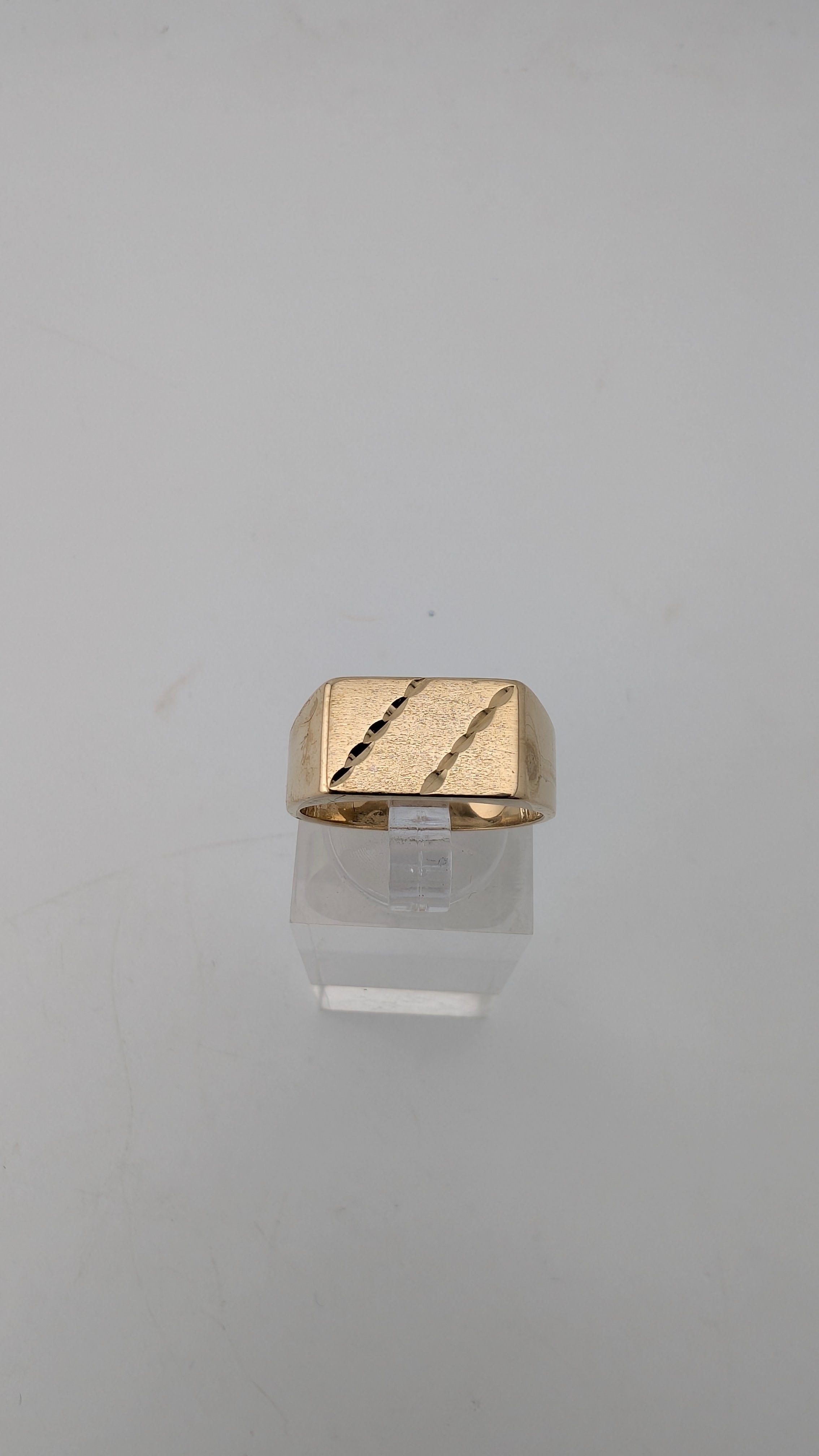 Heavy 10K Yellow Gold Men's Signet Ring Size 7 – 4.79g
