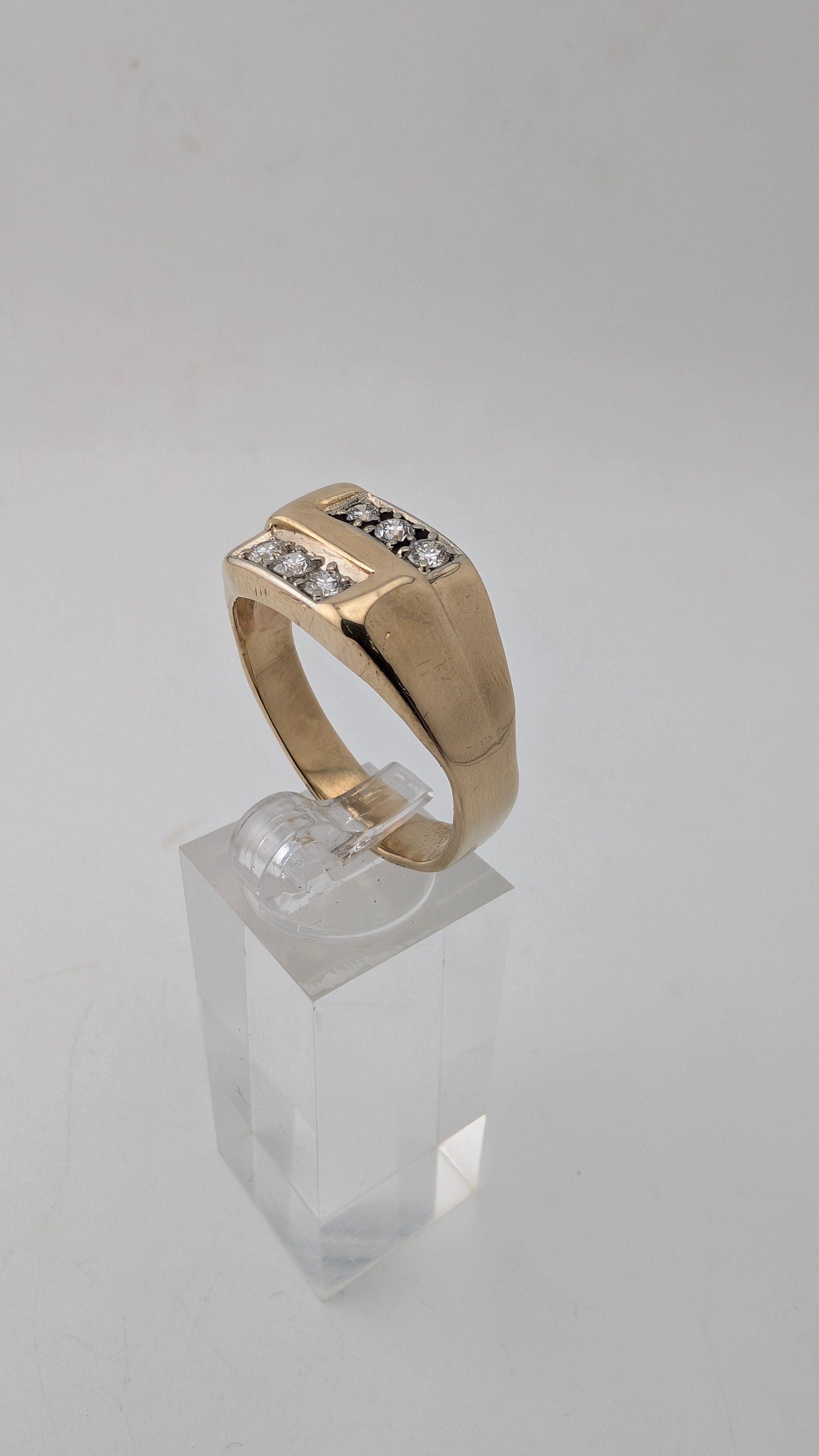 Vintage 14K Yellow Gold Men's Diamond Ring Size 14 – 7.5g