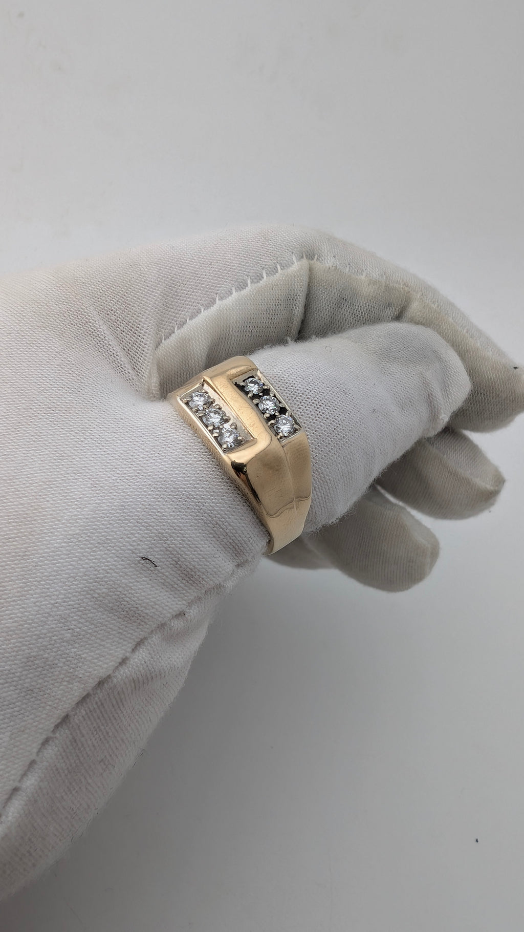 Vintage 14K Yellow Gold Men's Diamond Ring Size 14 – 7.5g