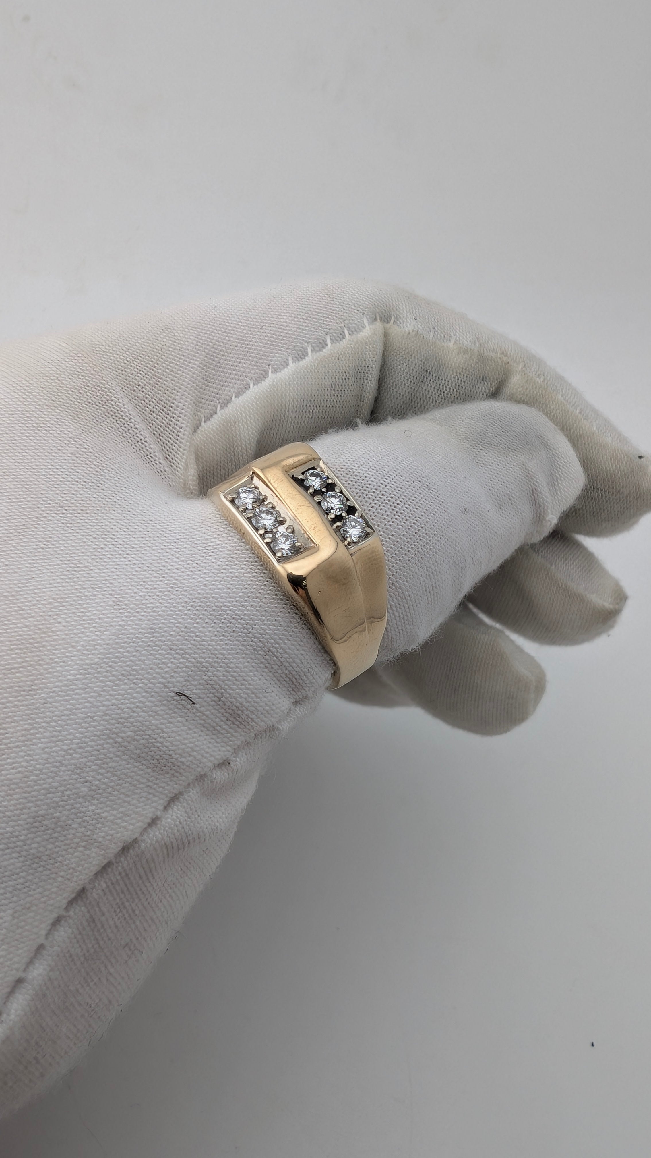 Vintage 14K Yellow Gold Men's Diamond Ring Size 14 – 7.5g