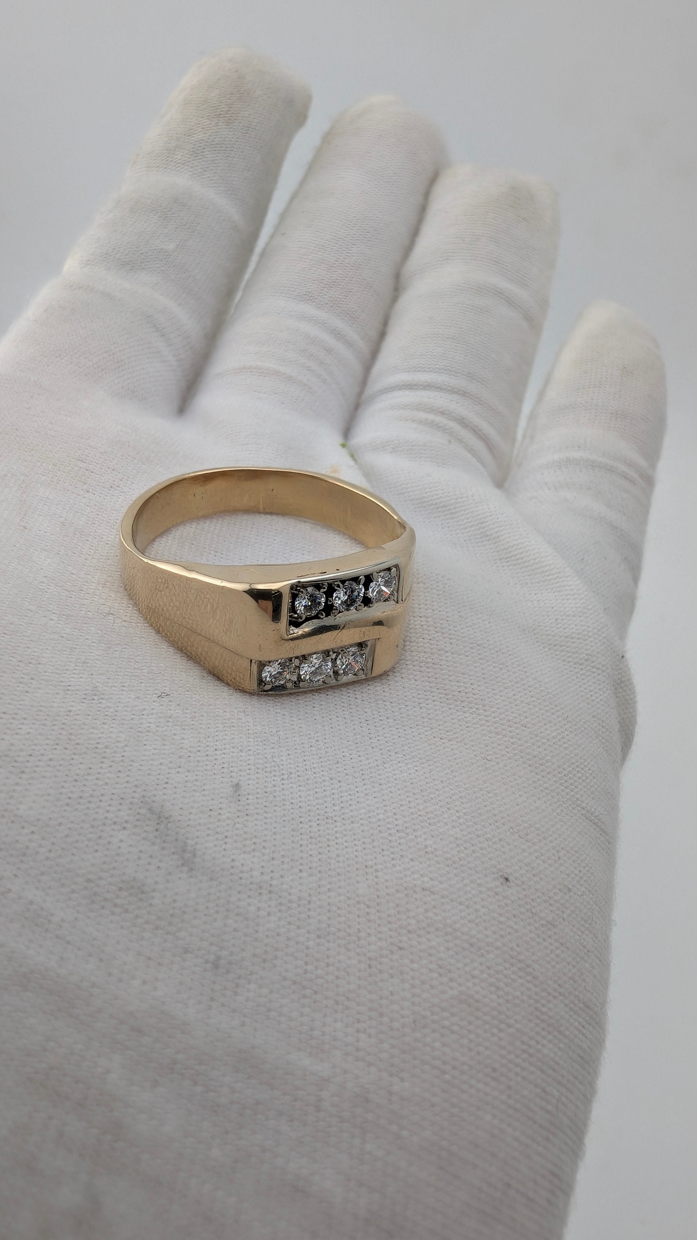 Vintage 14K Yellow Gold Men's Diamond Ring Size 14 – 7.5g