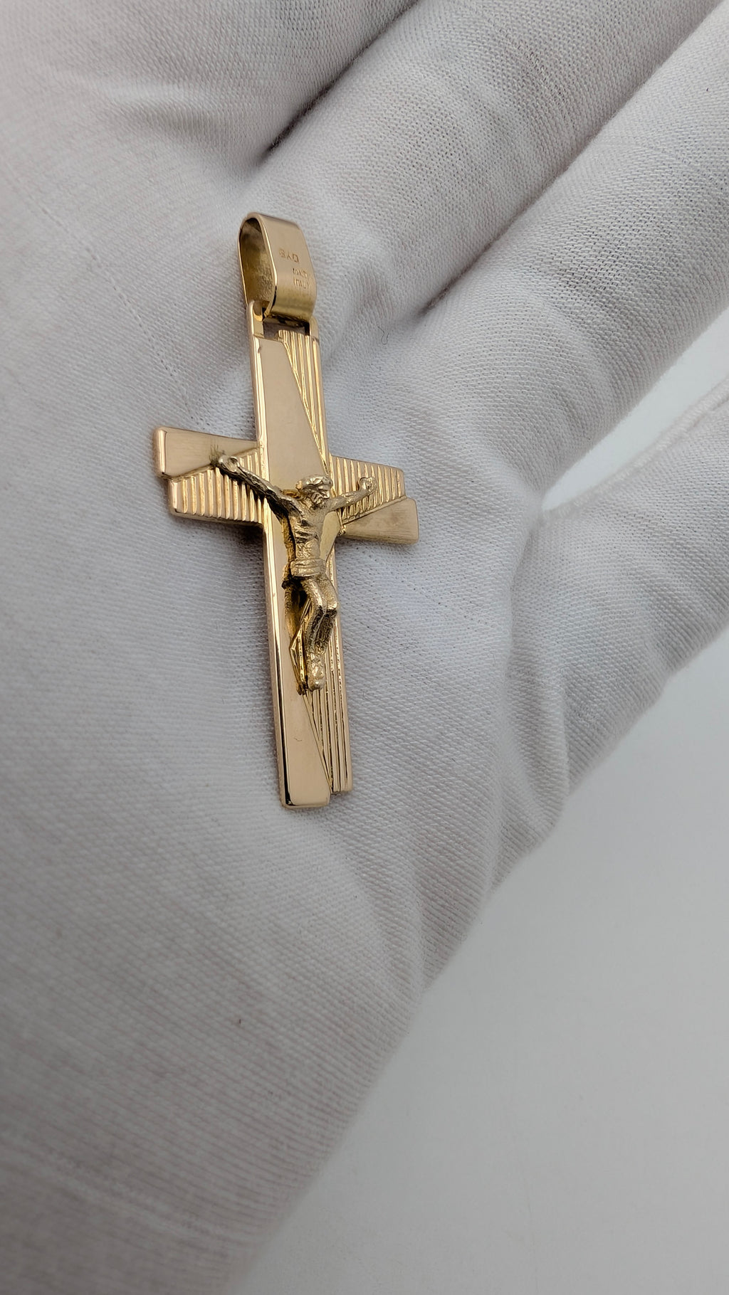 Vintage 10K Gold Italian Crucifix Pendant 46.5mm Solid Gold Jesus Cross 3.91g