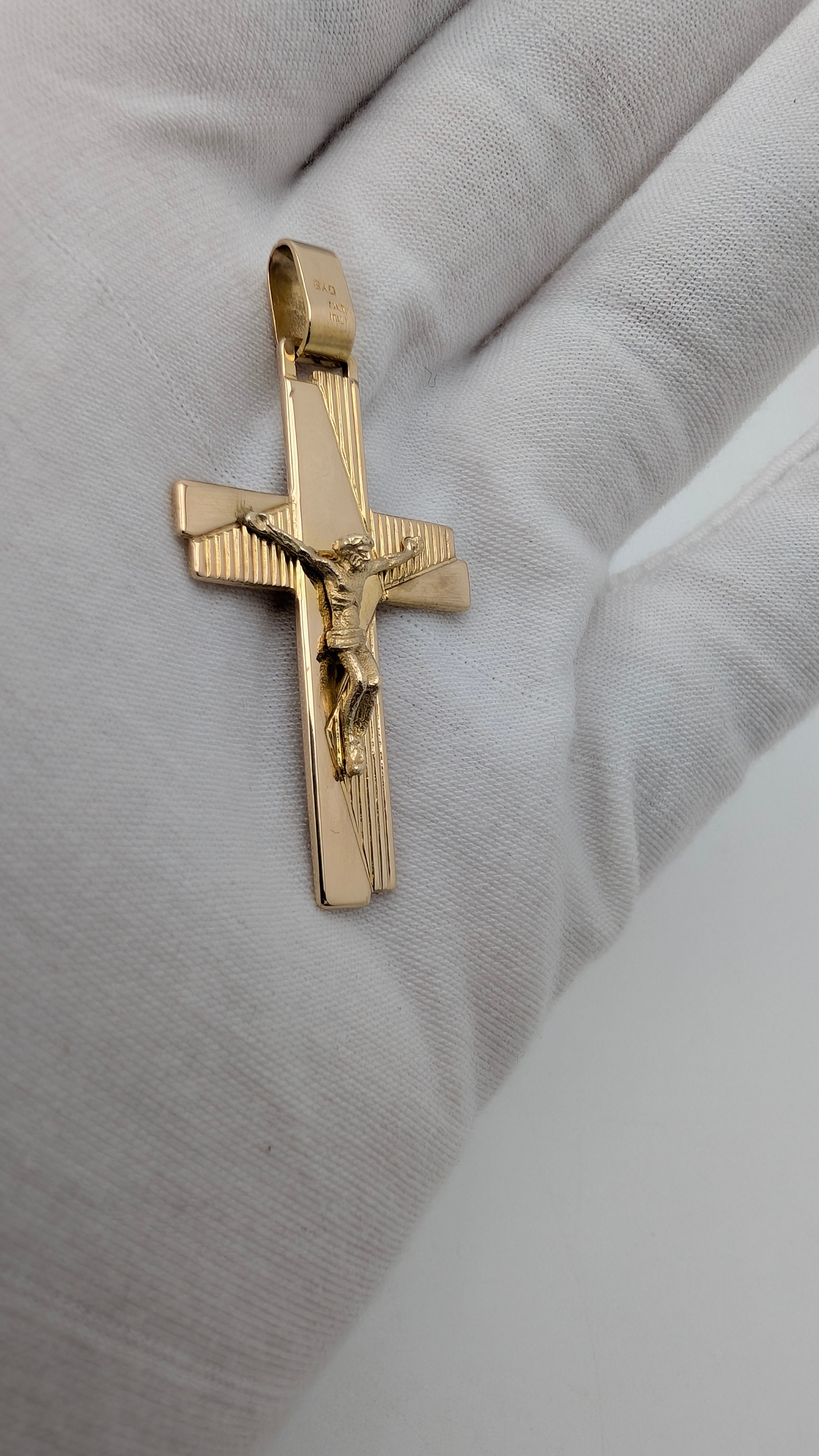 Vintage 10K Gold Italian Crucifix Pendant 46.5mm Solid Gold Jesus Cross 3.91g
