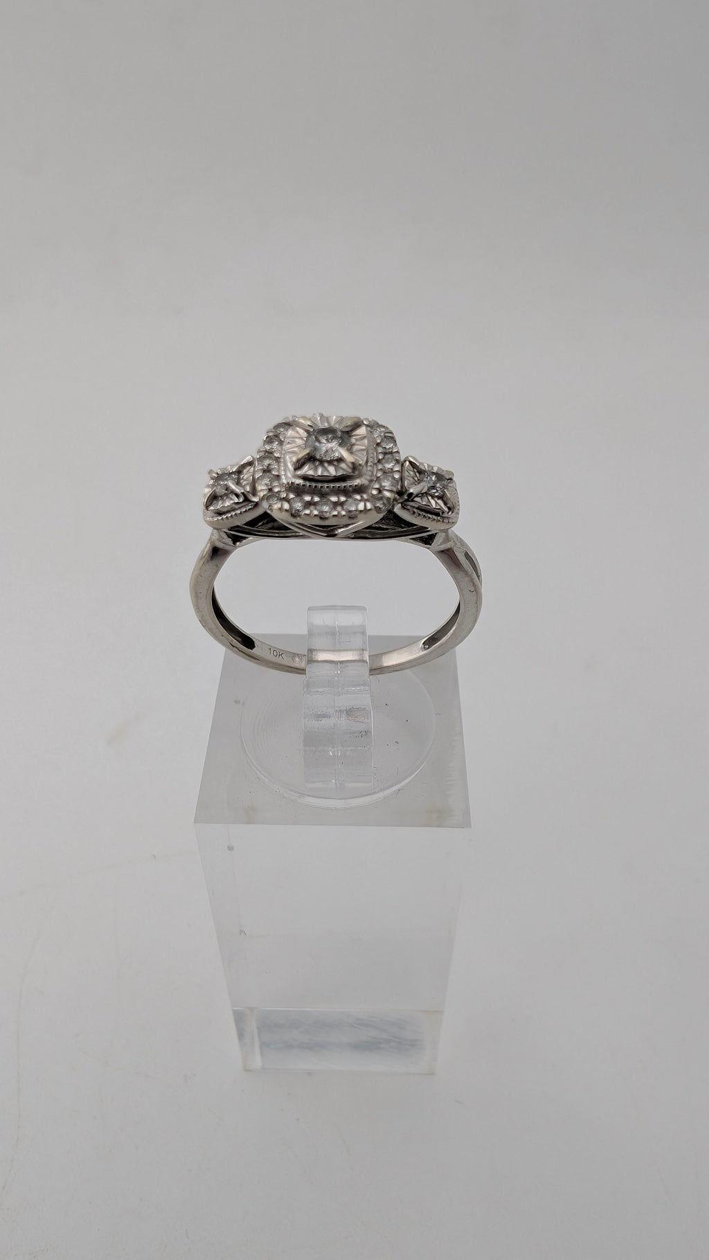 10K White Gold Diamond Halo Engagement Ring Size 7¼ Vintage Inspired