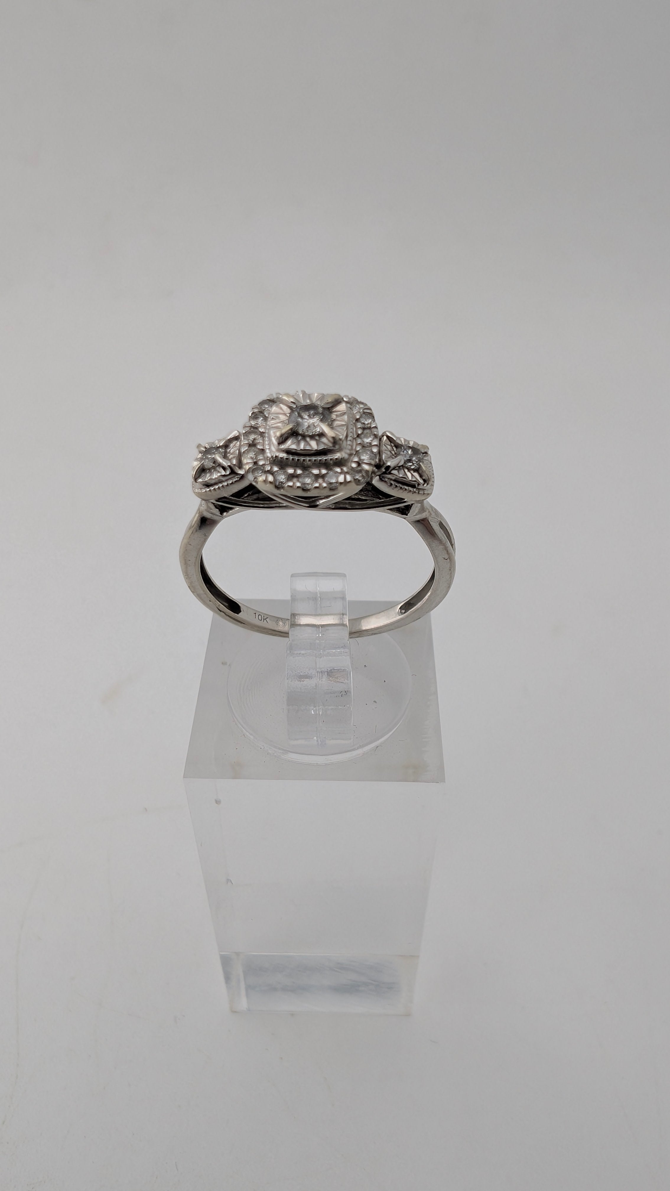 10K White Gold Diamond Halo Engagement Ring Size 7¼ Vintage Inspired