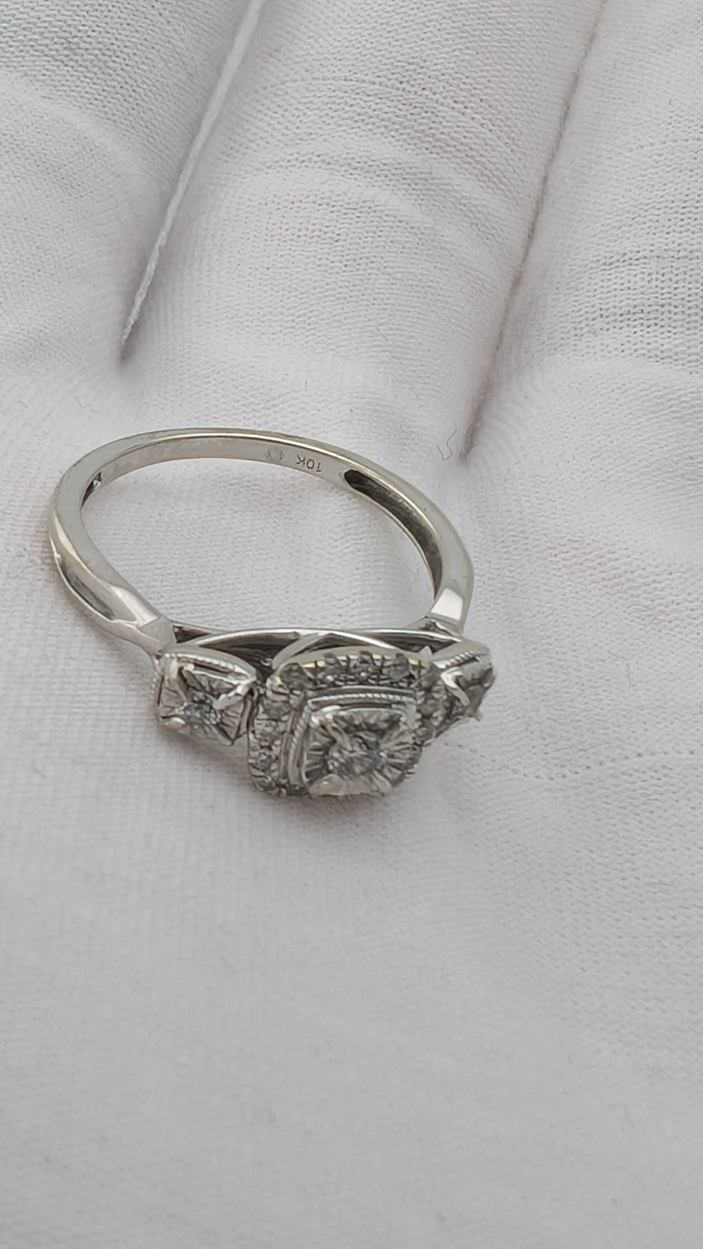 10K White Gold Diamond Halo Engagement Ring Size 7¼ Vintage Inspired