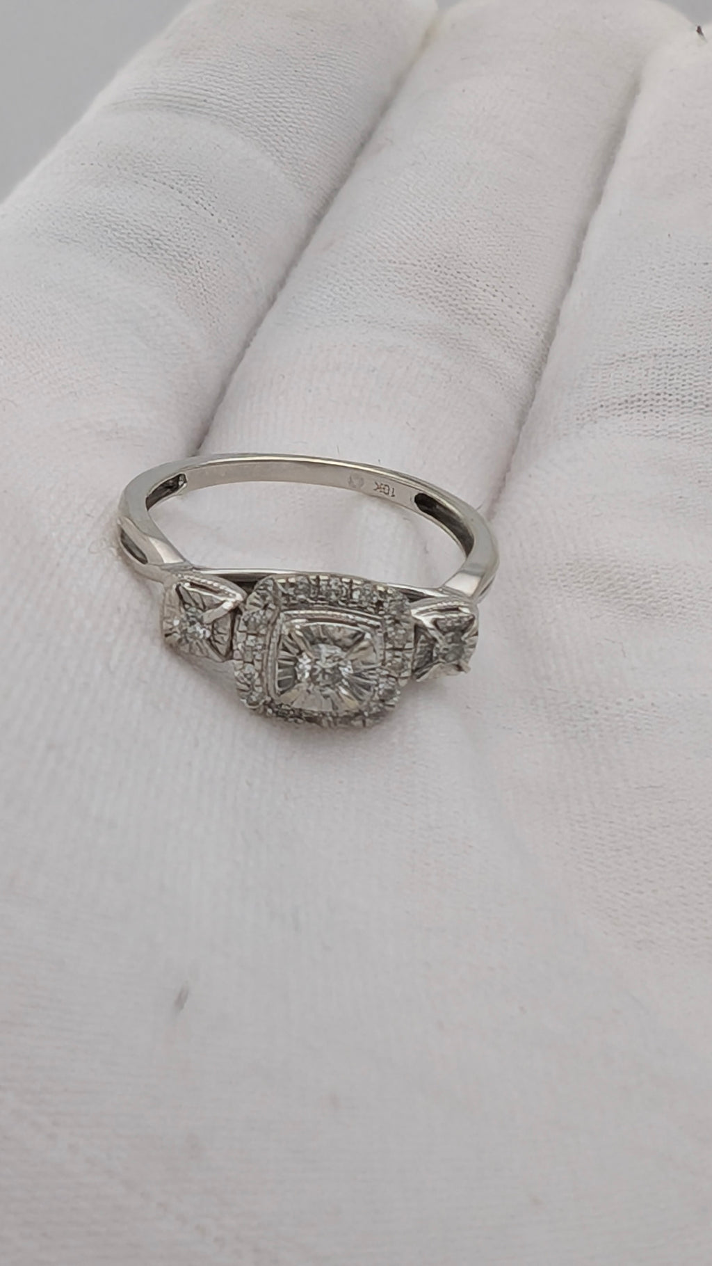10K White Gold Diamond Halo Engagement Ring Size 7¼ Vintage Inspired