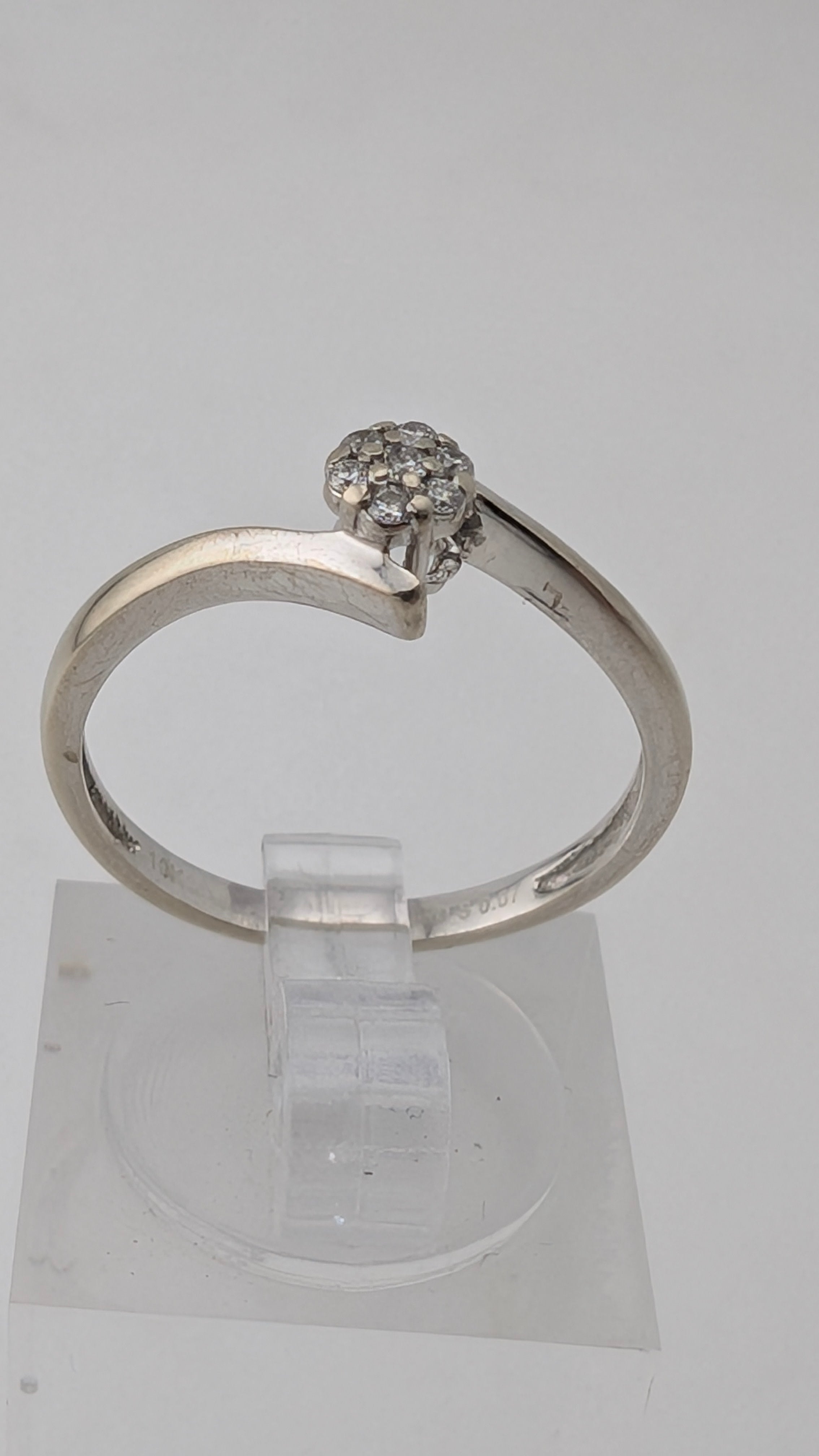 10K White Gold Diamond Bypass Promise Ring 0.07 CTW Size 7¼