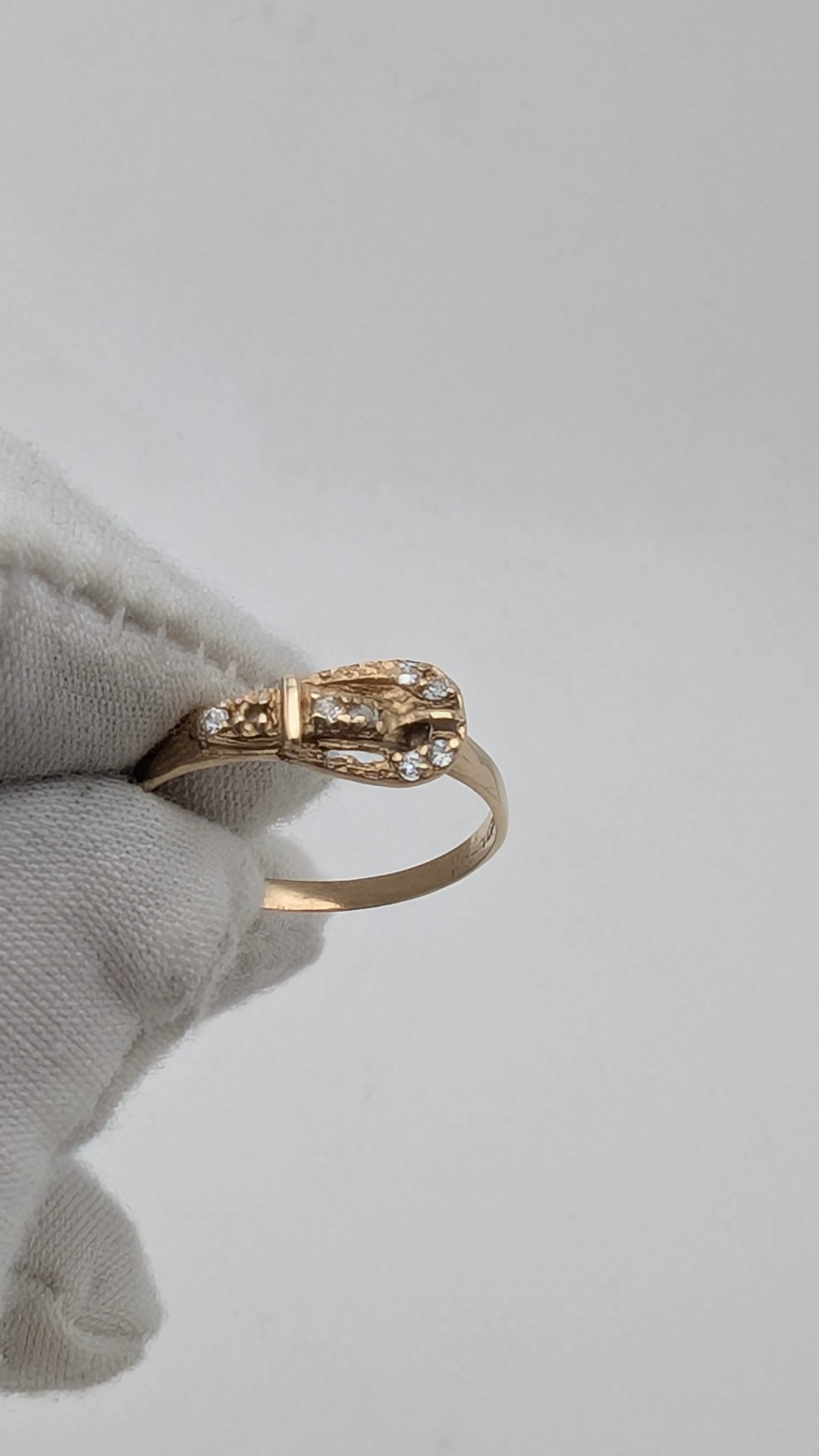 Vintage 10K Yellow Gold Buckle Ring with Clear Accent Stones | Size 8.25 | 1.4g